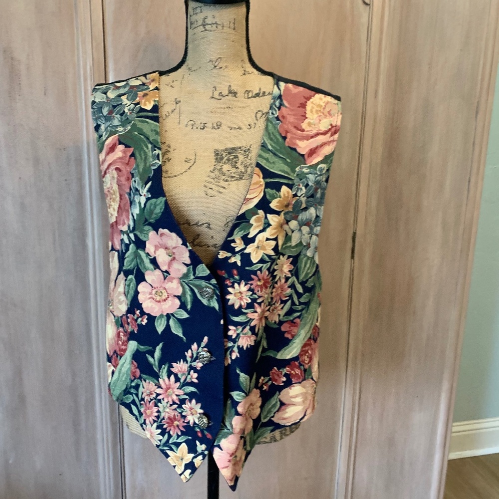Vintage 90’s Retro floral tapestry vest wiastcoat button front 90210